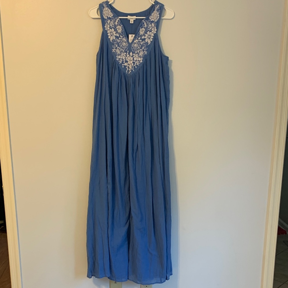 Crown & Ivy Blue Dress with White Floral Embroidery